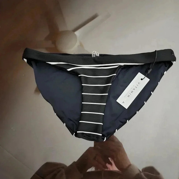 VITAMIN A 4/XS BIKINI BOTTOM - Picture 1 of 4